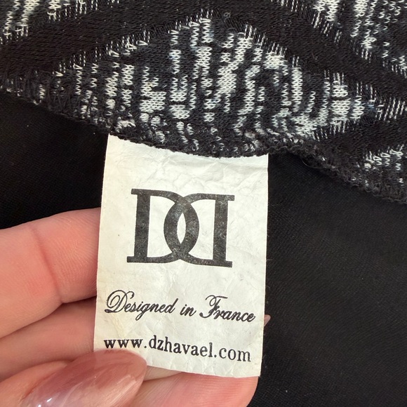 #277 Beautiful Couture Black and Gray Women's Tunic. Excellent condition. - Picture 10 of 15